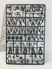 Oathmark - OAKP102 - Dwarf Heavy Infantry - 1 SPRUE - 5 FIGURES - Frostgrave D&D