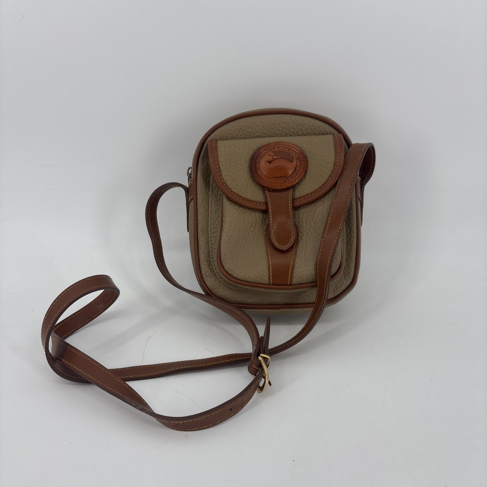 VTG Dooney & Bourke Pebbled Leather Mini Explorer Camera Crossbody Purse Bag