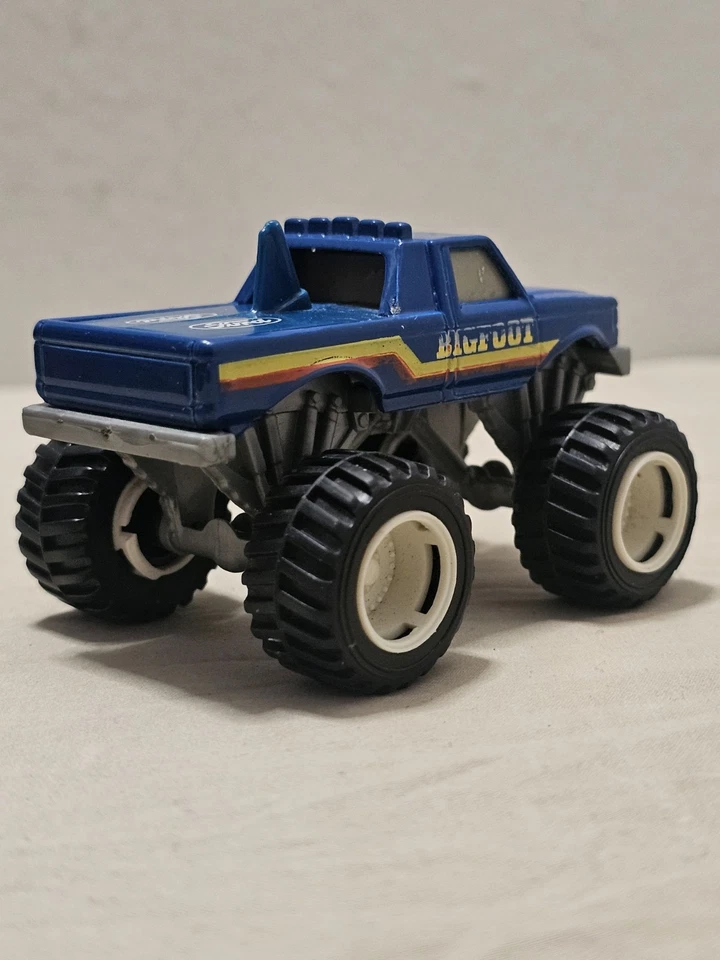 Neumáticos de torre de campeones Ford Bigfoot Monster Truck Champions 1991 Mattel Hot Wheels de colección Foto 3 de 4