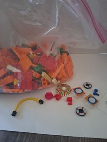 LEGO 3834 Spongebob Squarepants Good Neighbors at Bikini Bottom (see descript) 