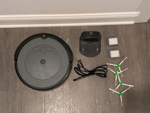 iRobot Roomba i3 EVO 3150 Robotic Vacuum Cleaner Parts Only Read Description