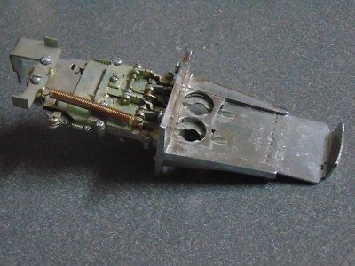 Vintage Used Four Quarter Coin Chute ($1.00) Mechanism. RARE FIND * L@@K