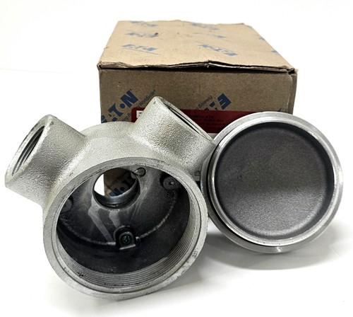 EATON GUAM47 Scatola di uscita a 3 fori 1-1/4" con coperchio e guarnizione O-Ring ferro da stiro - Foto 4 di 5
