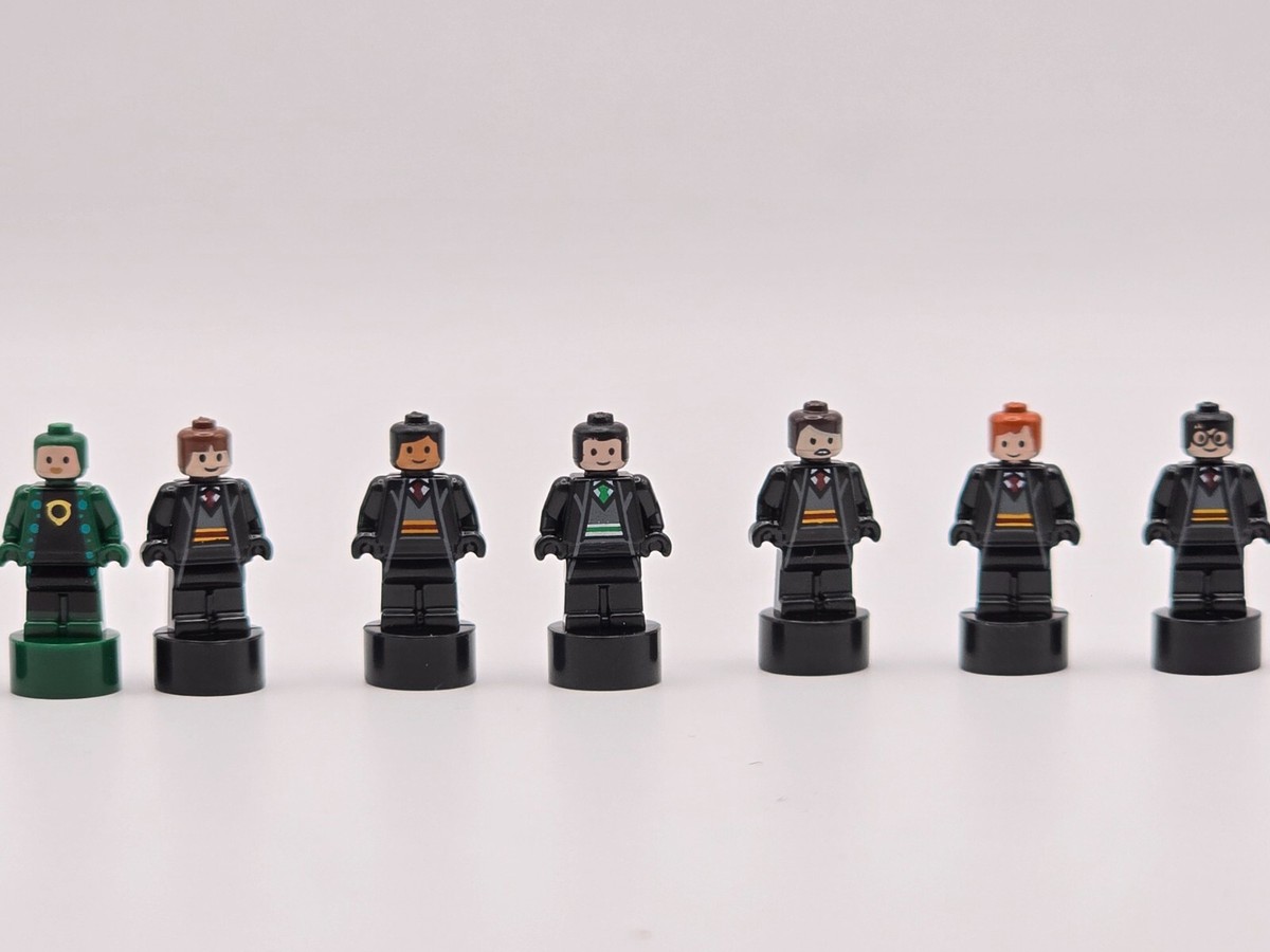 LEGO® Harry Potter™ Set of 12 Minifigure Microfigs Statuette From