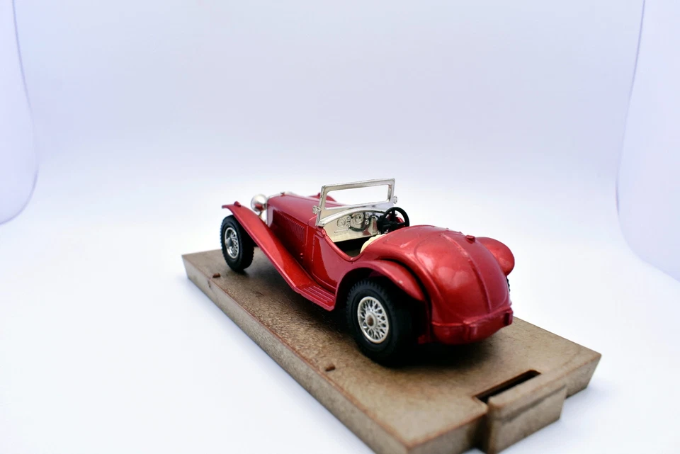 Modellino auto scala 1:43 Riley MPH Y-3 diecast modellismo statico da collezione - Immagine 3 di 4