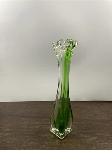 GREEN ART GLASS VASE Swung Fluted PHTHALO Vintage MCM 11” Murano? Italy?