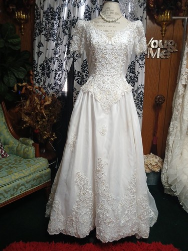 Michael Angelo White Beaded Short Sleeve Vintage Wedding Dress Size 12