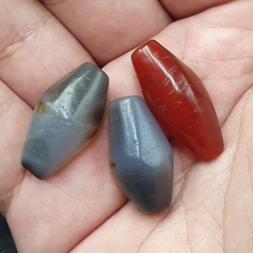 Persian Chalcedony & Red Himalayan Carnelian Antique Agate Beads Lot of 3 - Picture 8 of 22
