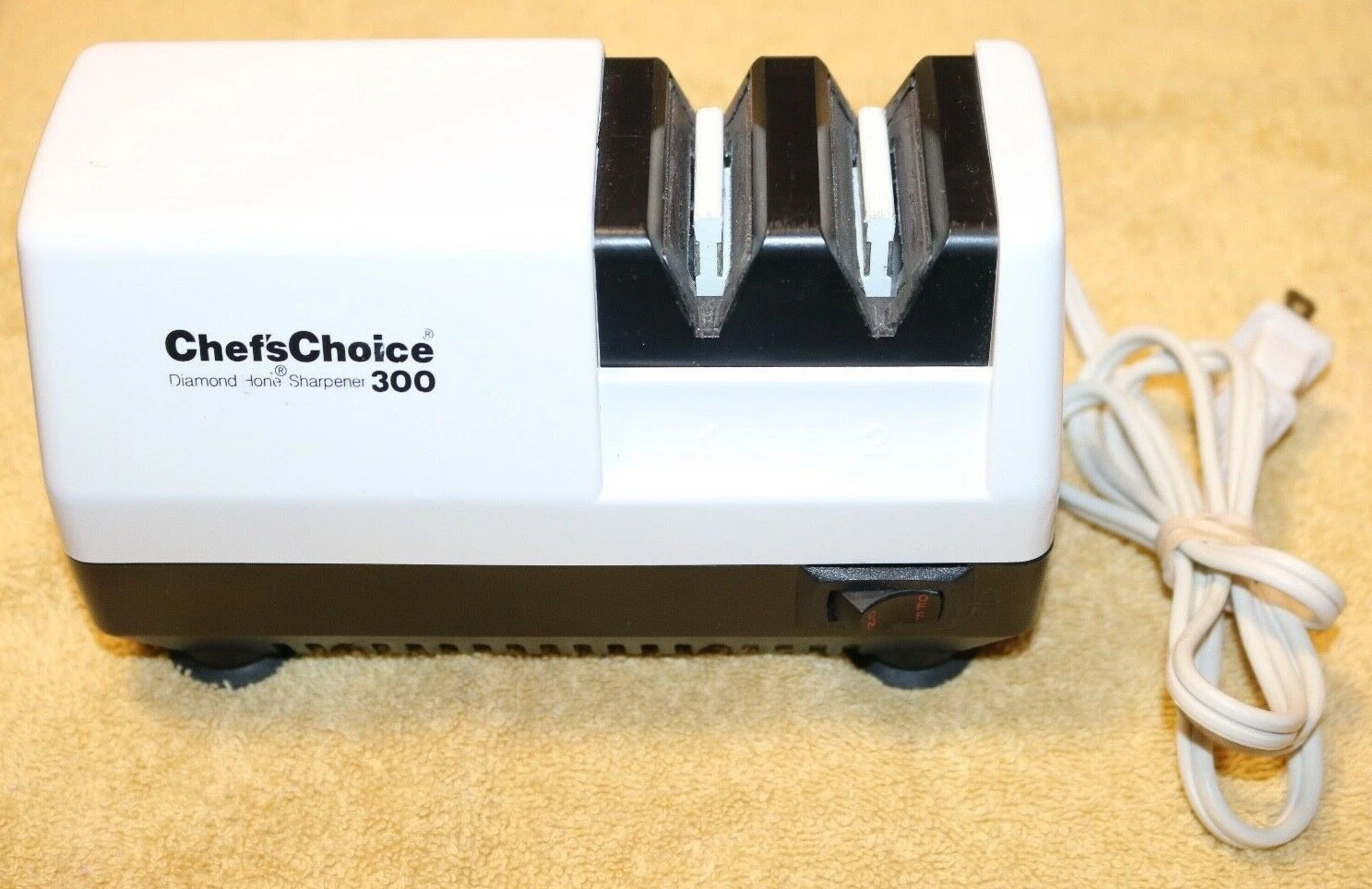 Chef's Choice Diamond Hone Sharpener 300, Electric Knife, White & Black