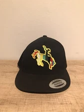 YUPOONG “THE CLASSICS” BLACK HORSE RIDER SNAPBACK CAP