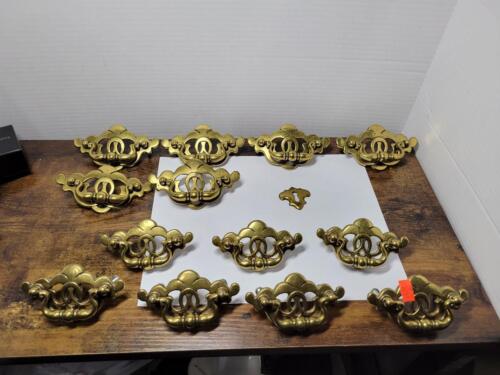 Brass Furniture Handles Lot of 13 + 1 Brass Key Plate - 第 1/10 張圖片