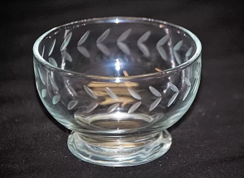 Anchor Hocking Dessert Sherbet Bowls Laurel Leaf Etched Glass Set of 4