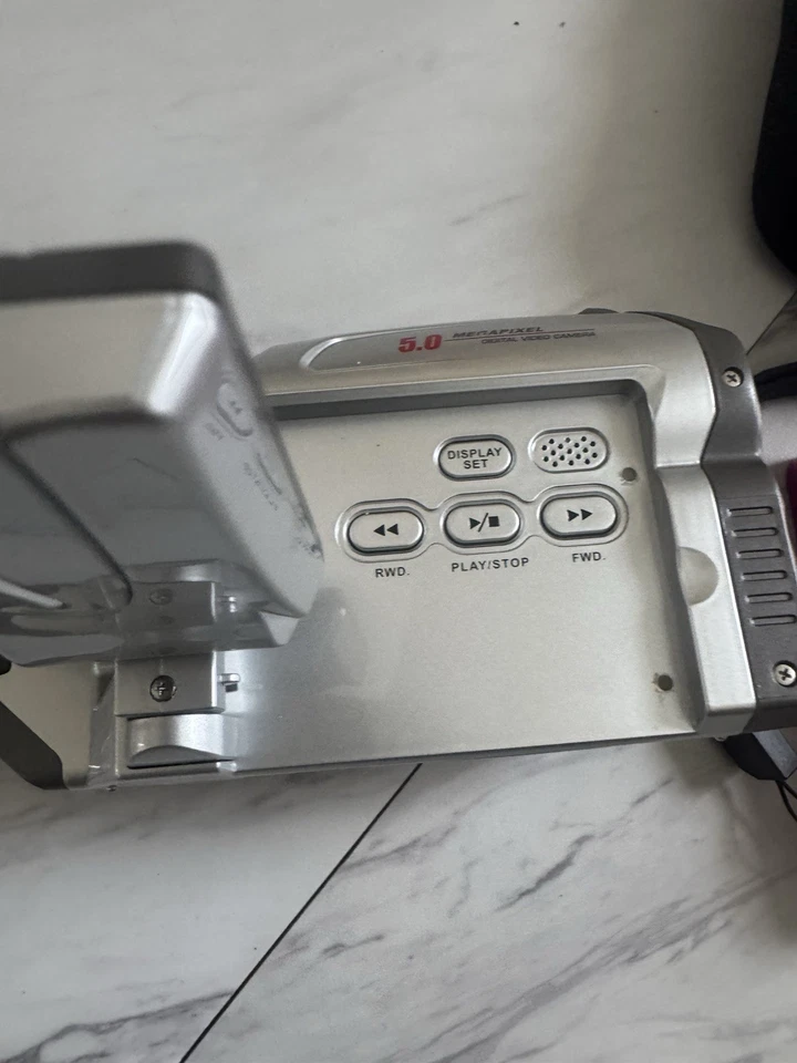 Lot Of Digital Camera/Canon A510, DXG-572V Nikon & Vivitar - Image 4 of 4