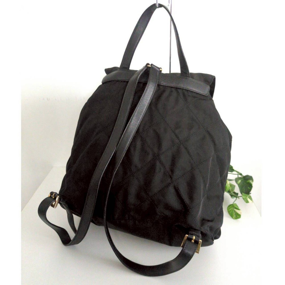 Good Condition PRADA Quilted Nylon Saffiano Leather Vintage Drawstring Backpack thumbnail 3