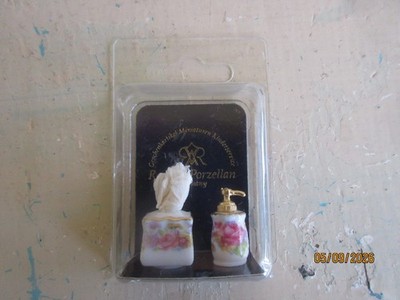 Reutter Porzellan Porcelain Miniature Dolls House Dresden Rose Bathroom Set