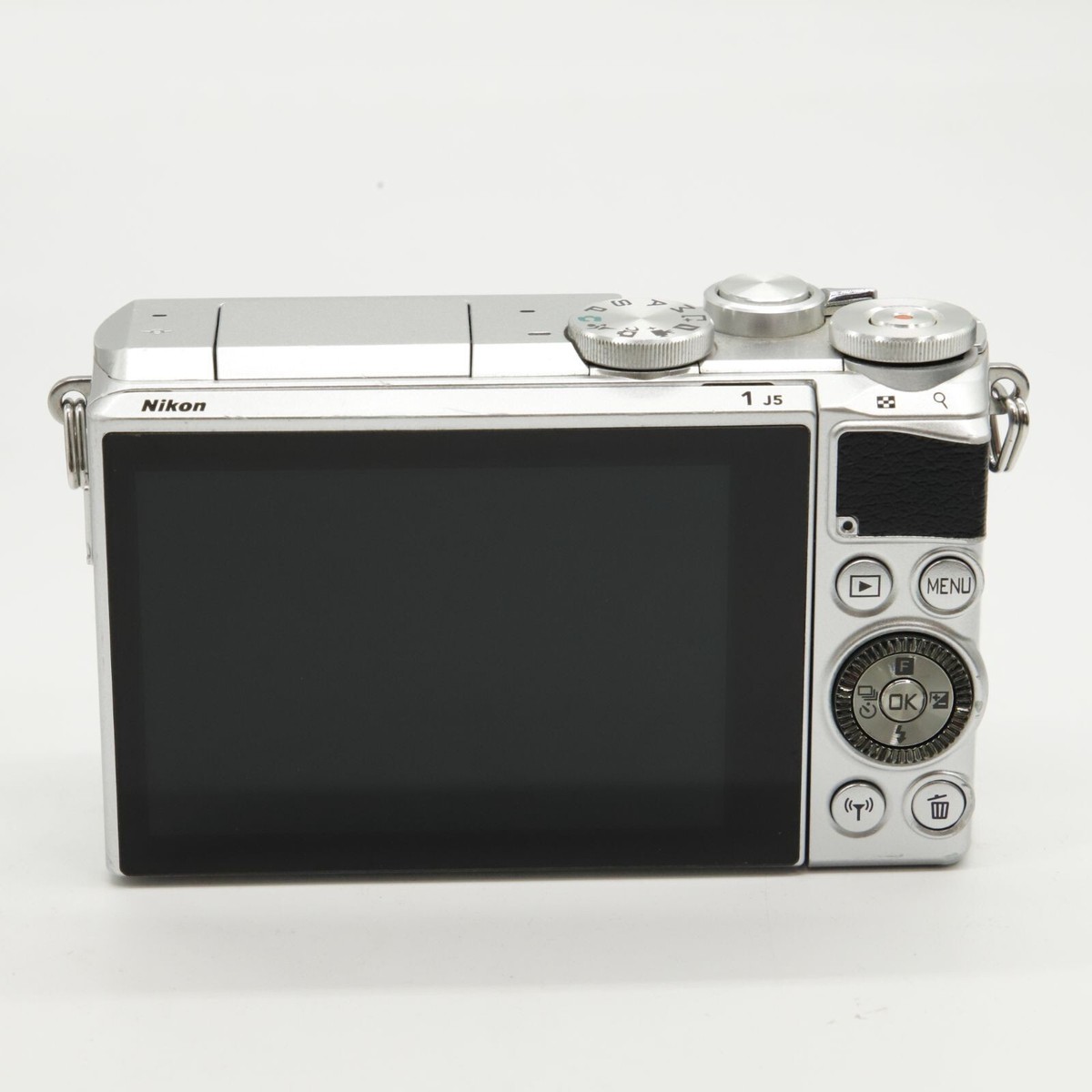 Nikon 1 J5 20.8MP Digital Camera Silver w/battery Fast Shipping