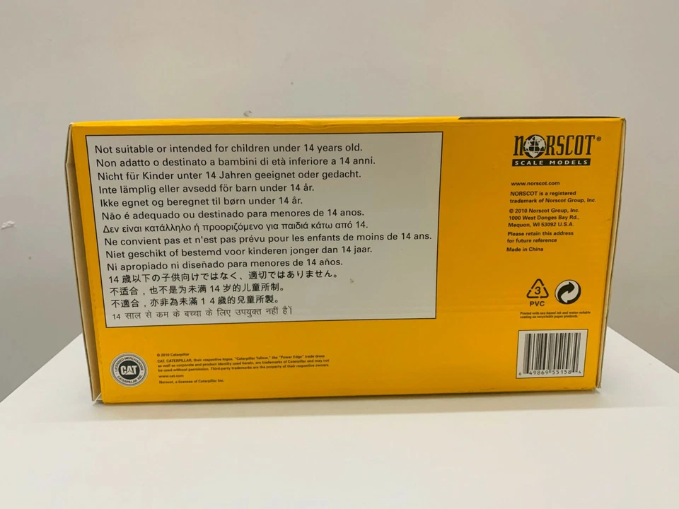 Norscot Cat D10T Track-Type Tractor 1/50 Scale Die-Cast Model New in Box 55158 - Image 4 of 4