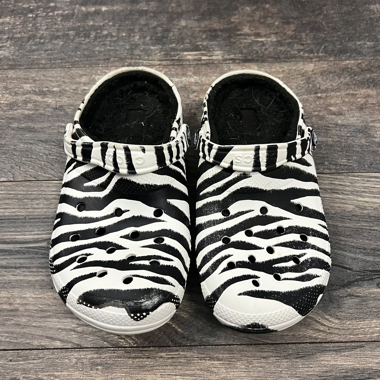 Crocs Womens Classic Zebra Clog Cute, Water Friendly, Stylish & Comfy Shoes  sz 9