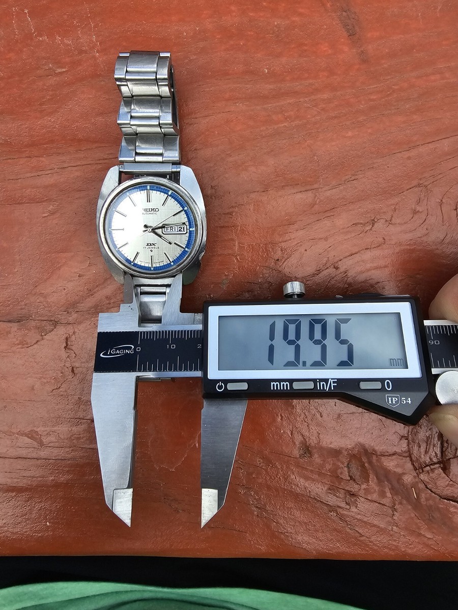 Vintage Seiko DX Automatic 17J Day Date Calendar 6106-8609 Vintage Seiko DX Automatic 17J Day Date Calendar 6106-8609