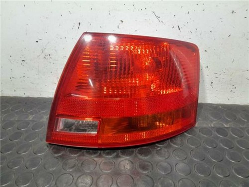 Feu Arrière Droit Pour Audi A4 Avant 8K B8 - Référence 8K9945096 D'occasion