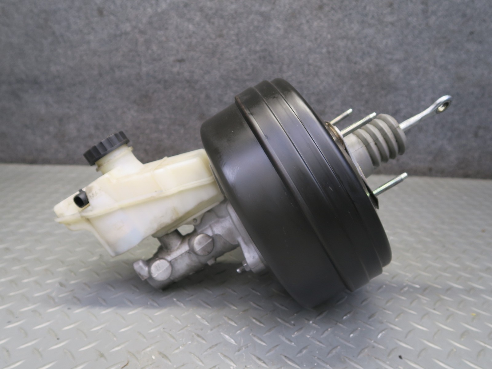 2017-2020 MASERATI LEVANTE M161 BRAKE MASTER CYLINDER BOOSTER FLUID RESERVOIR