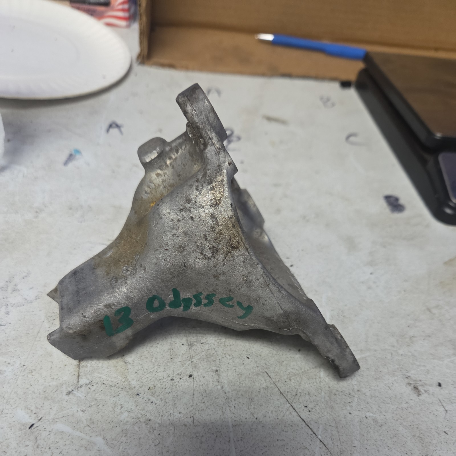 2011-2017 Honda Odyssey Front Engine Mount Base Frame Bracket