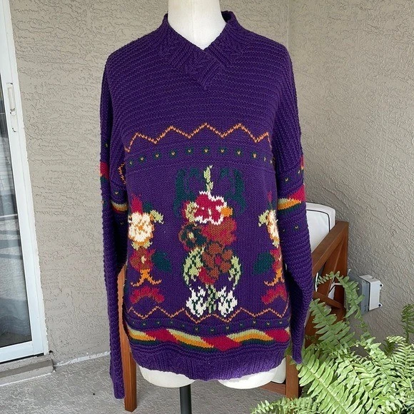 Suéter Vintage Para Mujer Grande Texturizado Tejido a Mano Floral Púrpura Cuello en V Algodón Foto 2 de 4