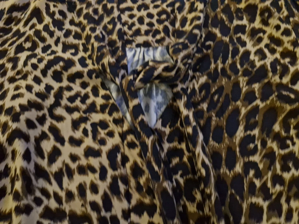 Womens Oasis Leopard Print Blouse/Top with Tie Neck Size 10 Excellent Condition - Image 3 of 4
