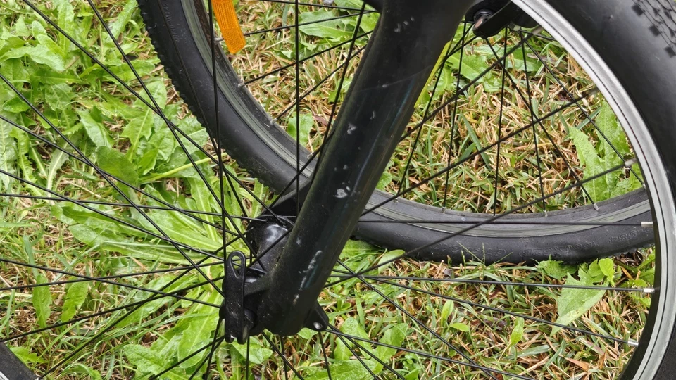 Giant ATX Men’s Mountain Bike 27.5 - S Small - $299 Each - image 2 of 4