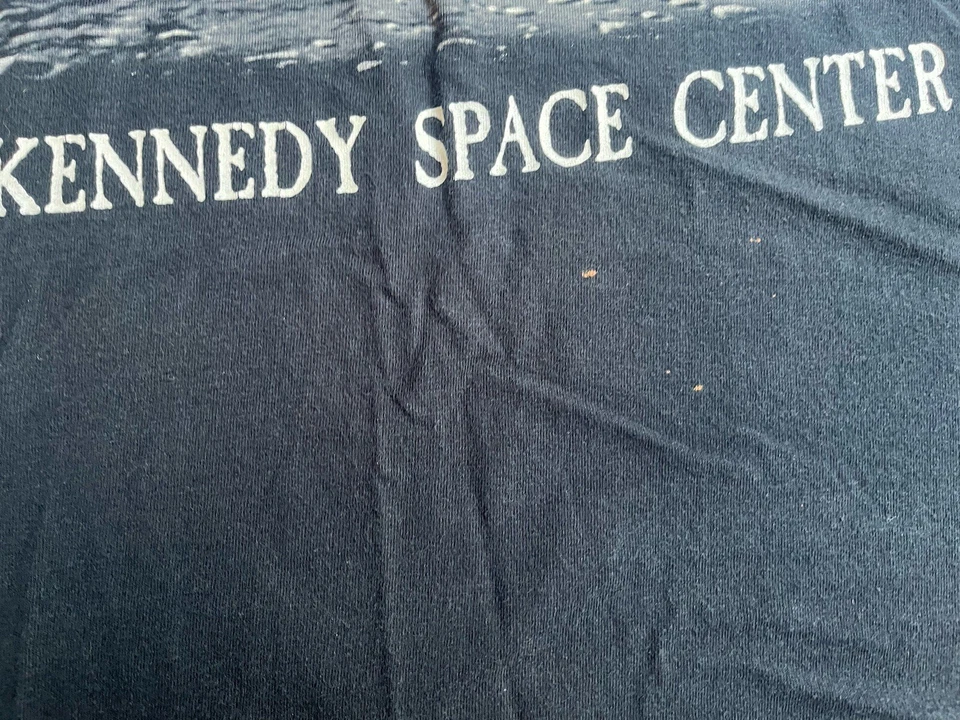 Vintage 90s Moon Landing Mission Kennedy Space Center Nasa T-Shirt Graphic Tee - Image 4 of 4