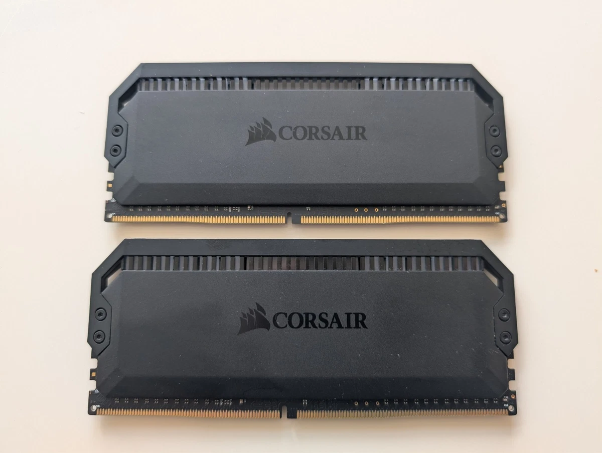 ＰＣメモリ　ＤＤＲ４　8ＧＢ2枚　DOMINATOR PLATINUM DOMINATOR® PLATINUM RGB 16GB (2 x 8GB) DDR4 DRAM 3200MHz C16