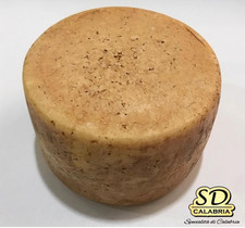 Formaggio vaccino stagionato , trancio da 1 kg circa