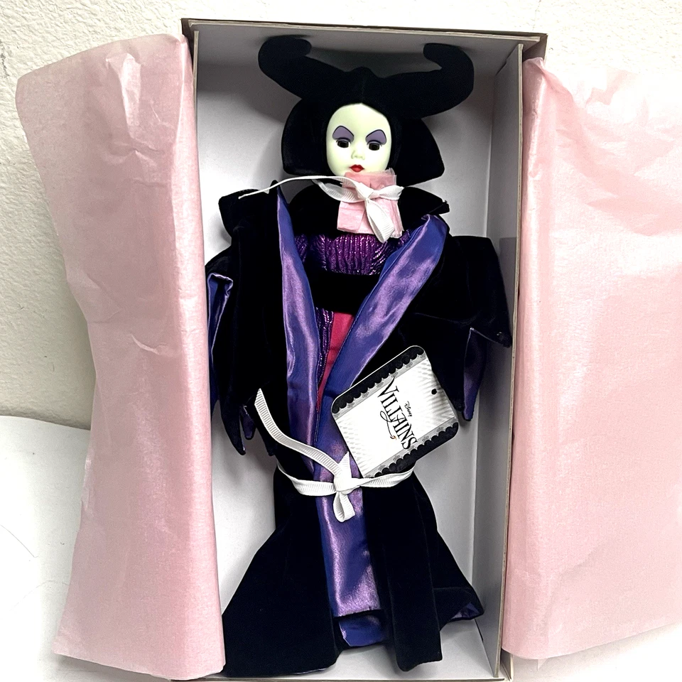 亚历山大夫人 71695 Maleficent 10 英寸娃娃 原始开箱 — 第 2/4 张图片