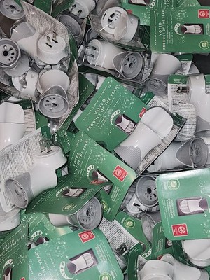 Lot of 20 - Air Wick Plug in Scented Oil Warmers (Units Only No Oil Included) 
