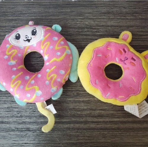 Lote de 2 felpas con temática de alimentos Donut Grabber, 1 perfumado - Imagen 2 de 6