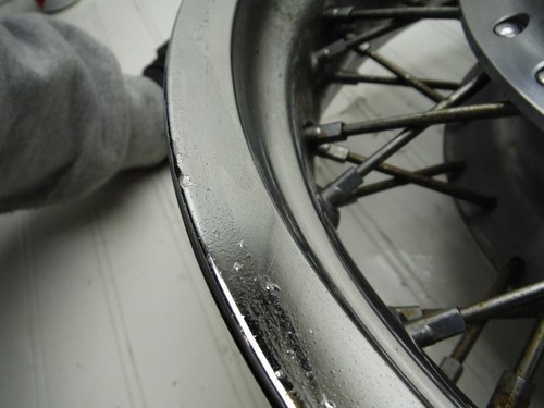 96 SUZUKI VS1400GLP INTRUDER REAR RIM HEAT & LIP DAMAGE - Picture 2 of 11