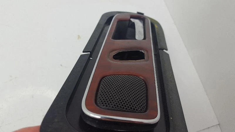 Maçaneta interna da porta com moldura lado direito do passageiro 2003 Mercedes SLK320 - Imagem 4 de 4