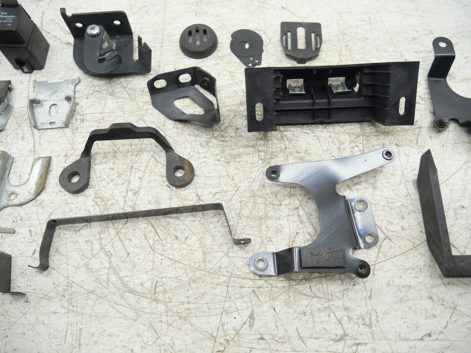 2020-2023 McLaren GT Misc Bracket Support Brace Hardware 11N017993CP OEM