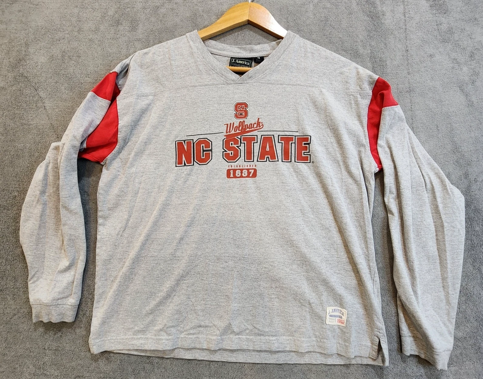 VETEMENTS NC State Wolpack Pullover Felpa Grande Grigio Rosso J America Abbigliamento Vintage