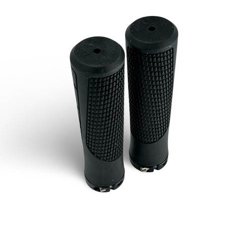 Empuñaduras de manillar Polaris Sportsman Scrambler Magnum ATV 7/8" negras 5433834-070 - Imagen 6 de 11
