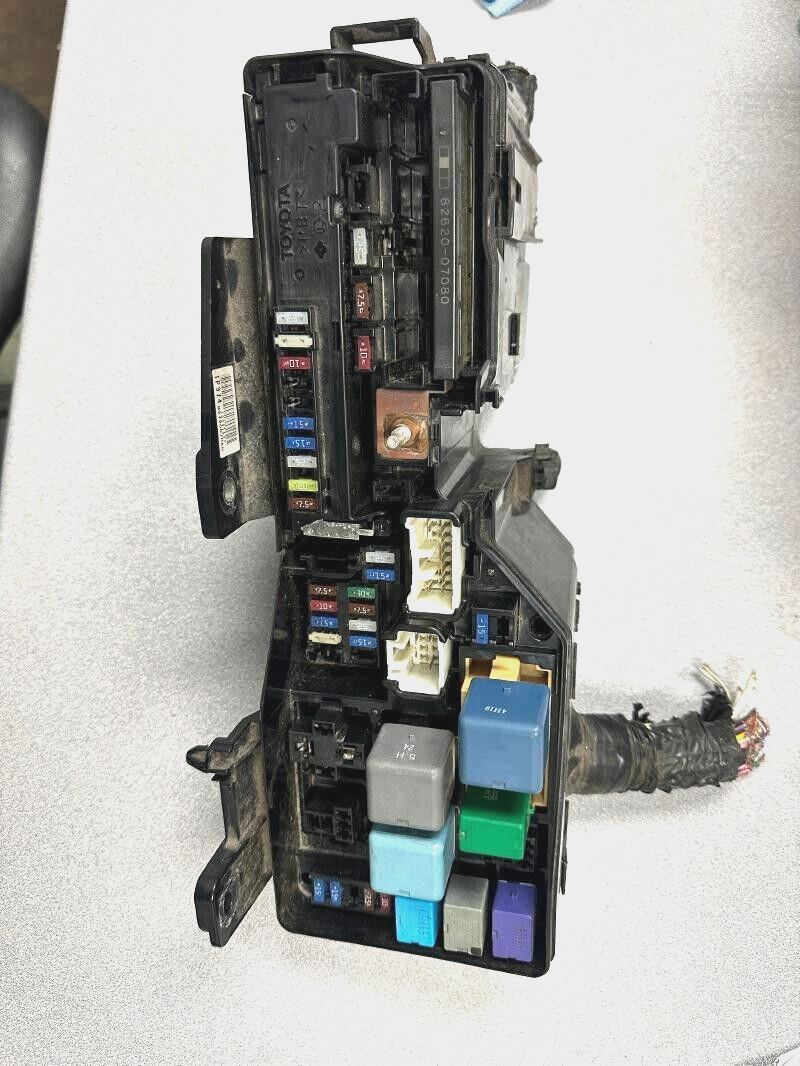 2005-2010 Toyota Avalon Engine Fuse Box Relay Module 82662-07060 XL XLS Touring