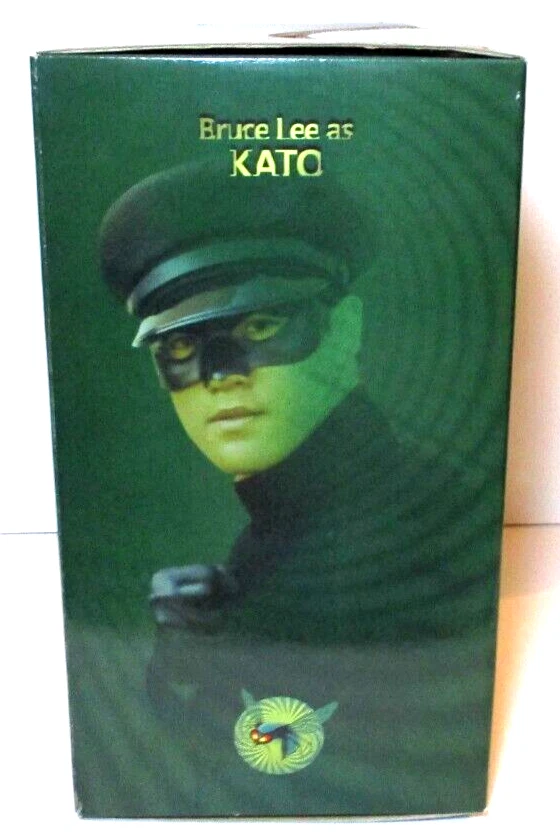 FIGURAS COLECIONÁVEIS VESPA VERDE E KATO SHOW LATERAL + LIVRO DE EPISÓDIOS + CÓPIA 8X10" - Imagem 2 de 4