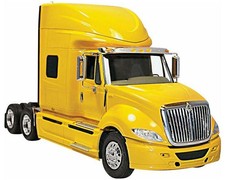Moebius Models 1/25 International Prostar Pla...
