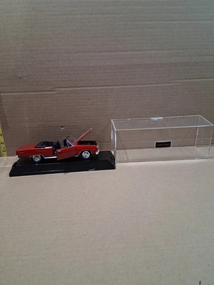 1965 Chevy Chevelle Malibu SS 396 Z-16 Red Convertible 1:24 SAICO  - Image 4 of 4