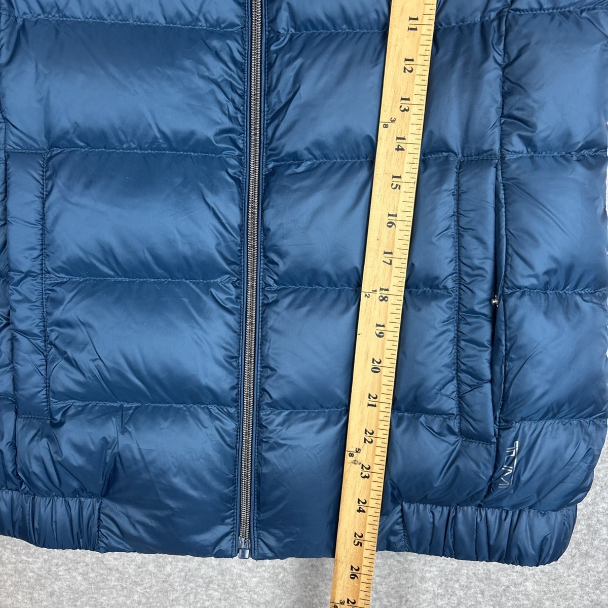 Tumi Pax Down Puffer Vest Jacket Mens Medium Packable Vest/Travel 