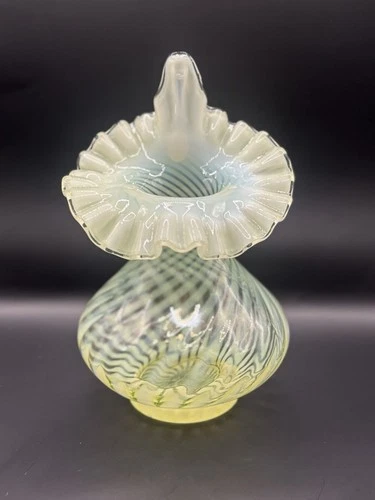Fenton Yellow Opalescent Swirl Jack-in-the-Pulpit vase