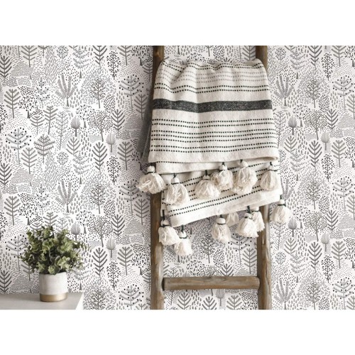 RMK11736RL White and Gray Folklore Trees Gray Peel and Stick Wallpaper - Foto 9 di 9