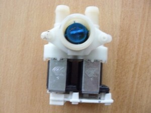 Magnetventil Ventil Waschmaschine Whirlpool Bauknecht 481227128558