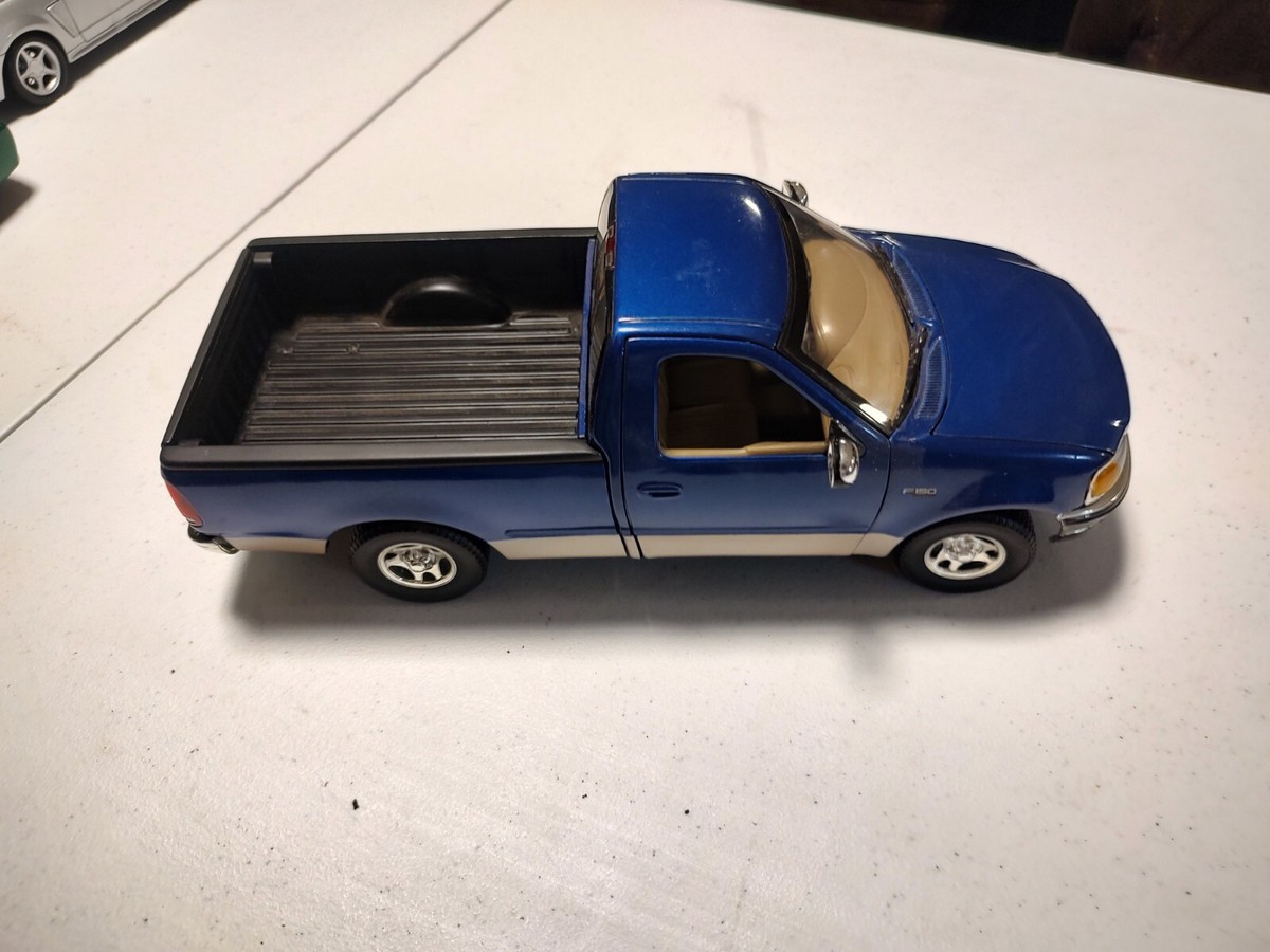 1997 Ford F-150 XLT Pickup Truck 1:18 Scale Diecast Blue Ertl