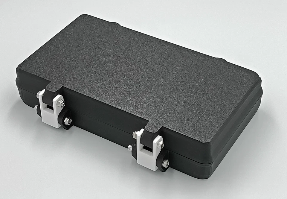 PS Vita 1000 保护手提箱 - 可容纳 14 个游戏和 USB 电缆 — 第 4/4 张图片